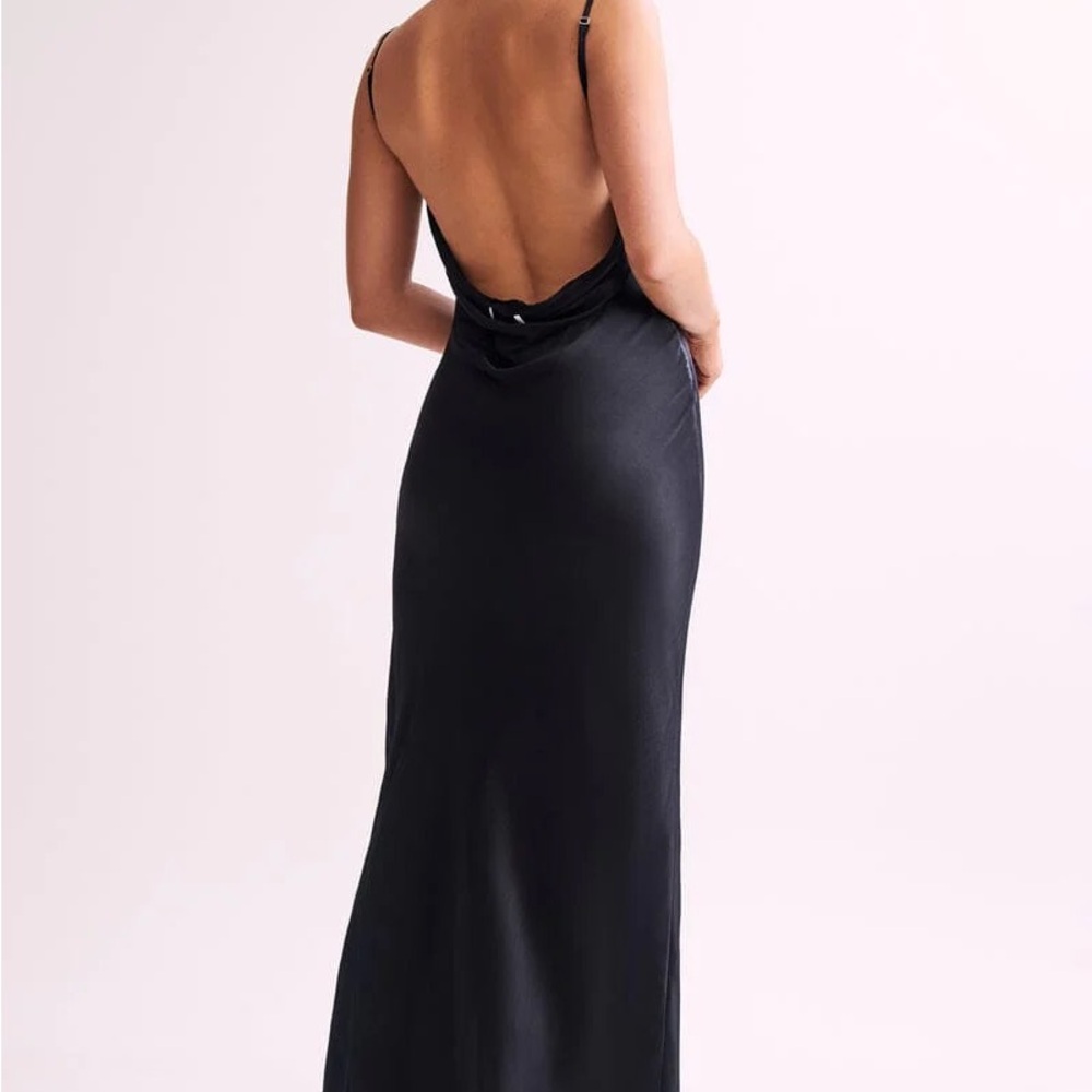 Meshki Sleek Black Backless Dress